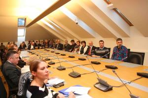 PODPIS POGODBE  FOTO LJUBO VUKELIČ 35s